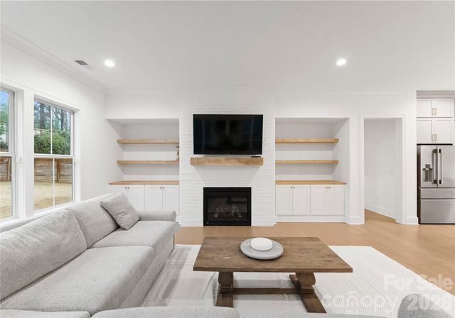 1527 St George Street, Charlotte, NC 28205