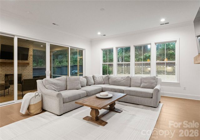 1527 St George Street, Charlotte, NC 28205