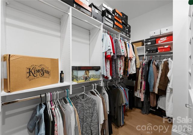 1527 St George Street, Charlotte, NC 28205