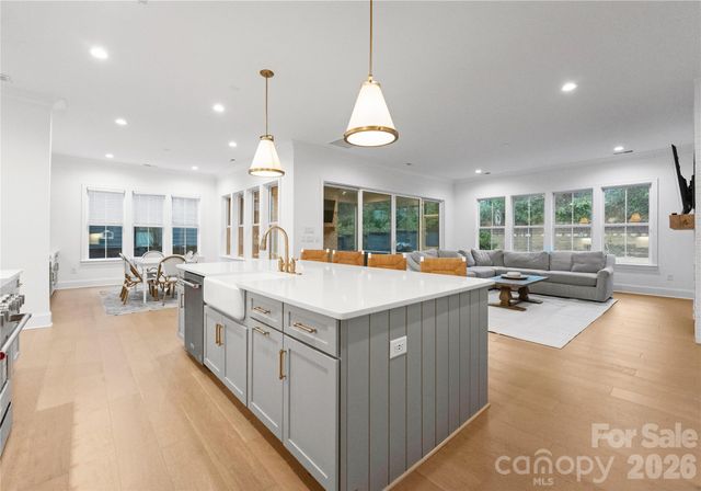 1527 St George Street, Charlotte, NC 28205