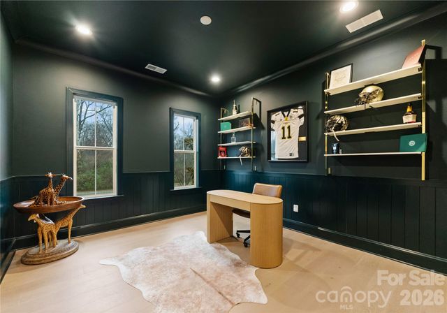 1527 St George Street, Charlotte, NC 28205