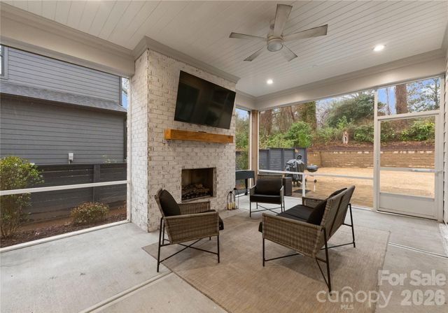 1527 St George Street, Charlotte, NC 28205