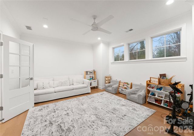 1527 St George Street, Charlotte, NC 28205