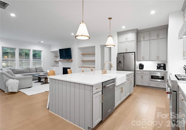 1527 St George Street, Charlotte, NC 28205