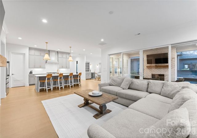 1527 St George Street, Charlotte, NC 28205