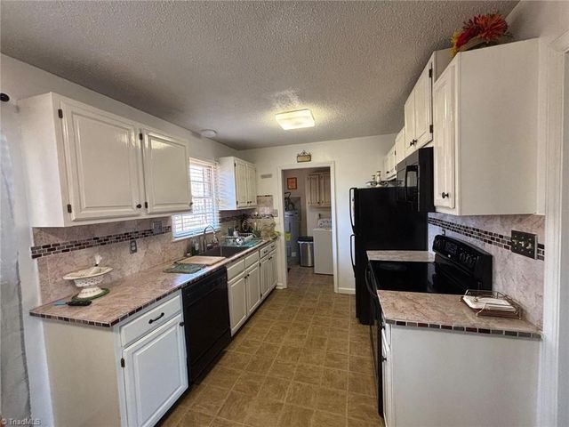 6912 Harlow Drive, Archdale, NC 27263