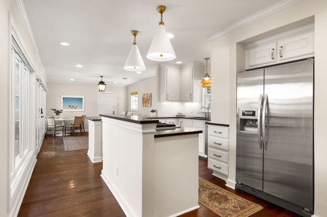 6129 McCommas Boulevard, Dallas, TX 75214