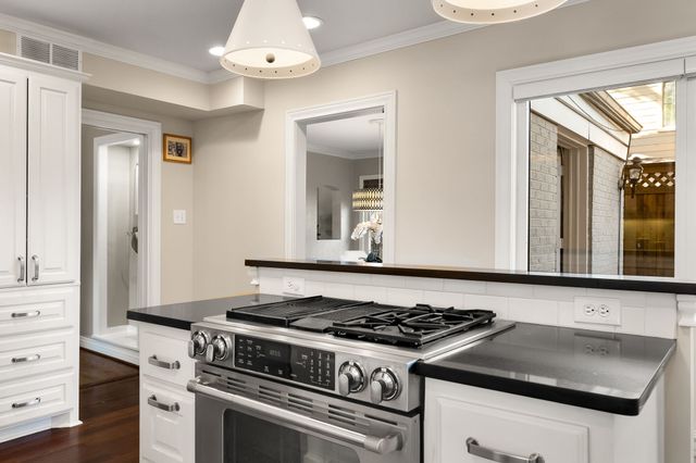 6129 McCommas Boulevard, Dallas, TX 75214