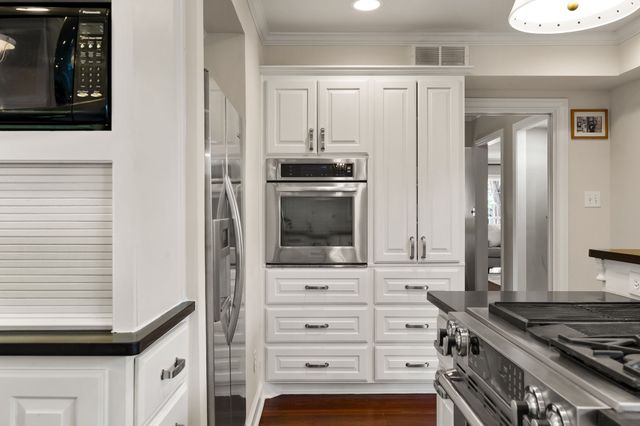 6129 McCommas Boulevard, Dallas, TX 75214