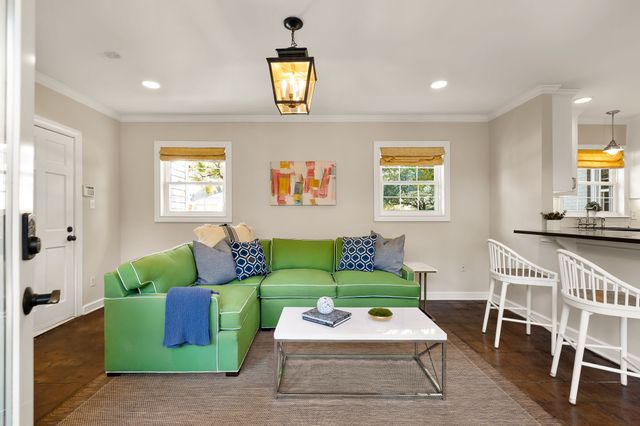 6129 McCommas Boulevard, Dallas, TX 75214