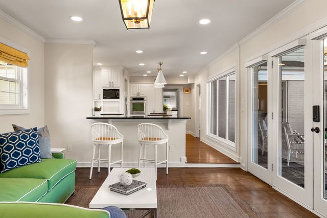 6129 McCommas Boulevard, Dallas, TX 75214