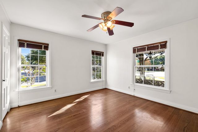 6129 McCommas Boulevard, Dallas, TX 75214