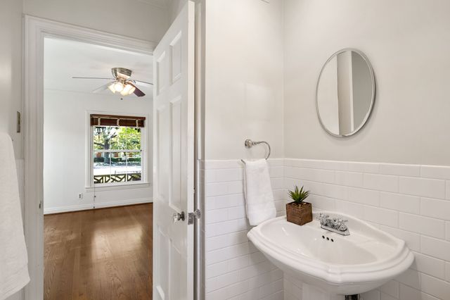 6129 McCommas Boulevard, Dallas, TX 75214