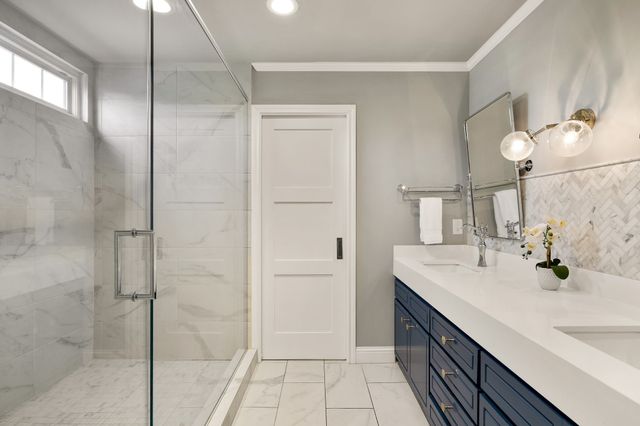 6129 McCommas Boulevard, Dallas, TX 75214