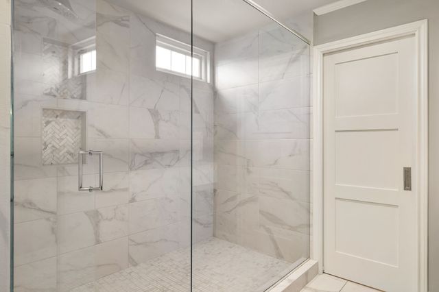 6129 McCommas Boulevard, Dallas, TX 75214