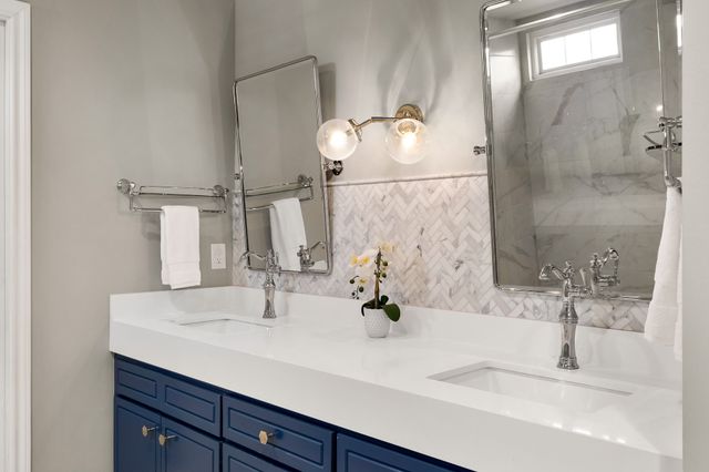 6129 McCommas Boulevard, Dallas, TX 75214