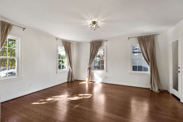 6129 McCommas Boulevard, Dallas, TX 75214