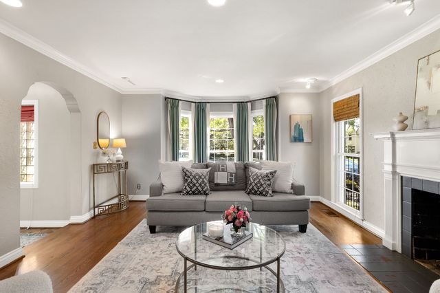 6129 McCommas Boulevard, Dallas, TX 75214