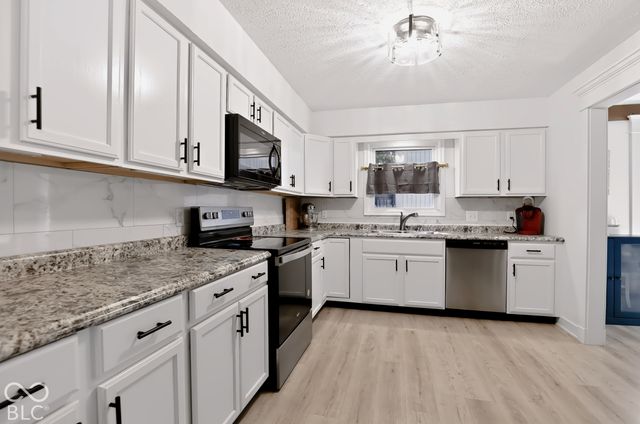 999 Shoreline Circle, Cicero, IN 46034