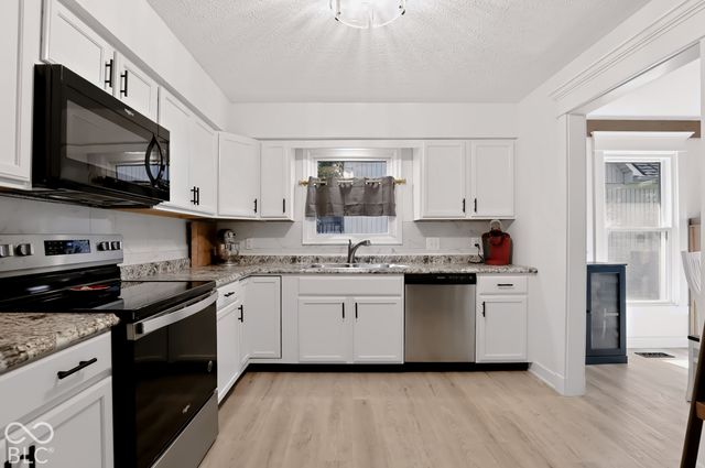 999 Shoreline Circle, Cicero, IN 46034