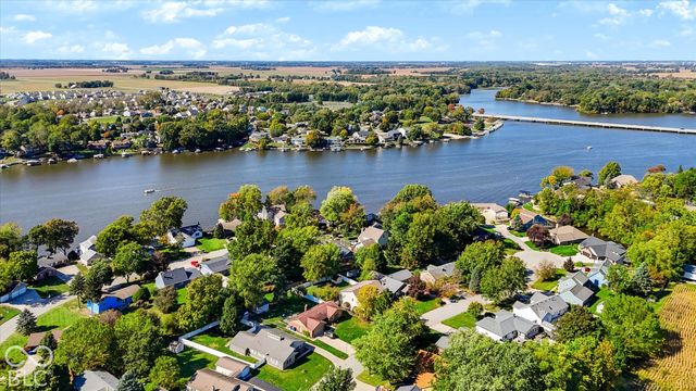 999 Shoreline Circle, Cicero, IN 46034