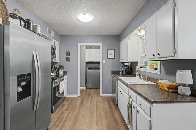6327 NORTHAMPTON DR, Bartlett, TN 38134