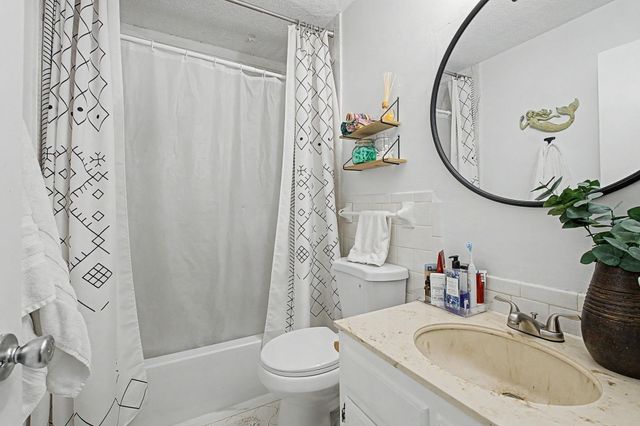 6327 NORTHAMPTON DR, Bartlett, TN 38134