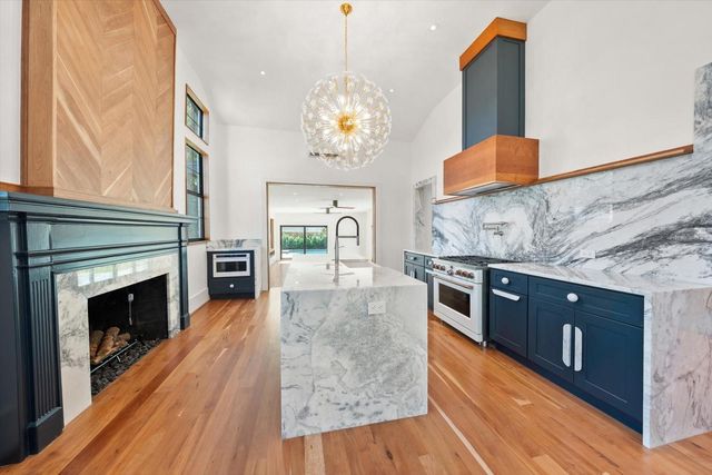 800 17TH AVENUE N, St Petersburg, FL 33704