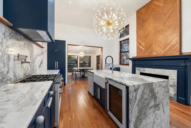 800 17TH AVENUE N, St Petersburg, FL 33704