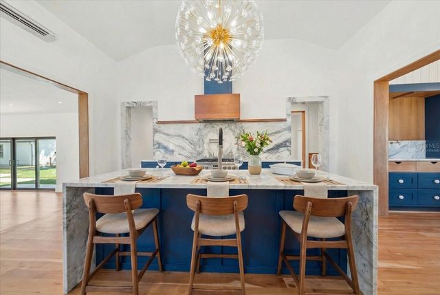 800 17TH AVENUE N, St Petersburg, FL 33704