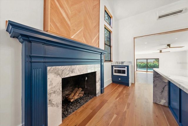 800 17TH AVENUE N, St Petersburg, FL 33704