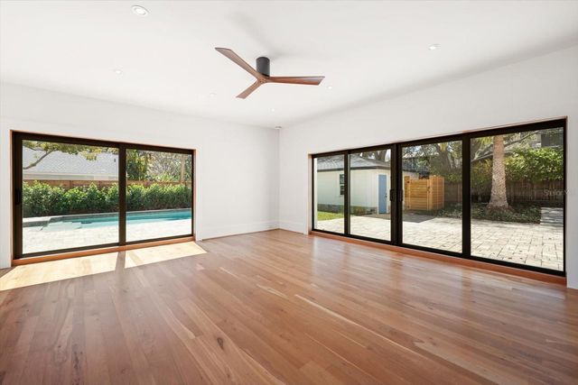 800 17TH AVENUE N, St Petersburg, FL 33704