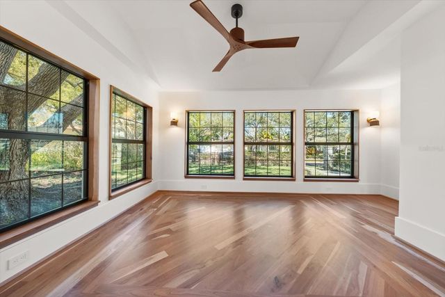 800 17TH AVENUE N, St Petersburg, FL 33704