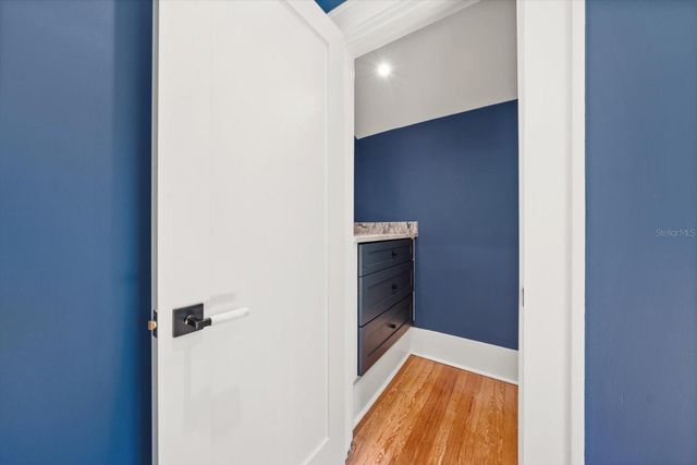 800 17TH AVENUE N, St Petersburg, FL 33704