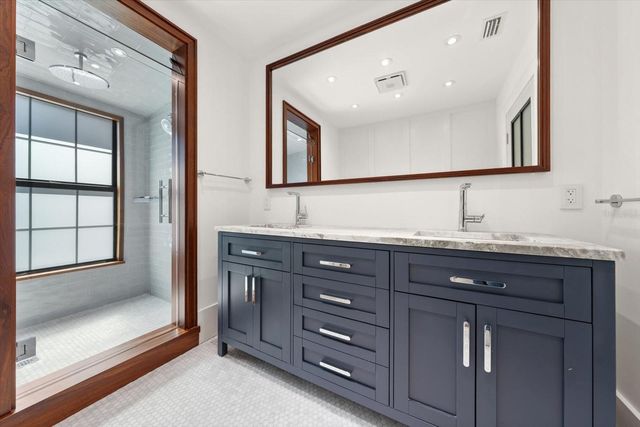 800 17TH AVENUE N, St Petersburg, FL 33704