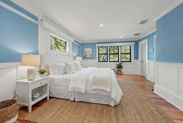 800 17TH AVENUE N, St Petersburg, FL 33704