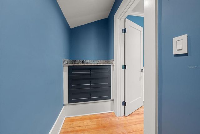 800 17TH AVENUE N, St Petersburg, FL 33704