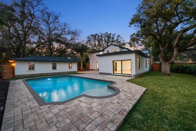 800 17TH AVENUE N, St Petersburg, FL 33704