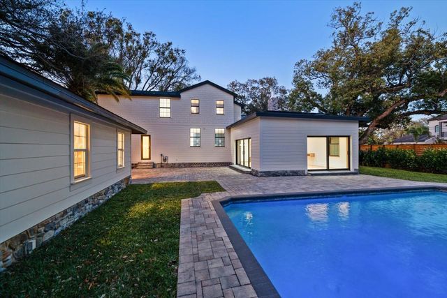 800 17TH AVENUE N, St Petersburg, FL 33704