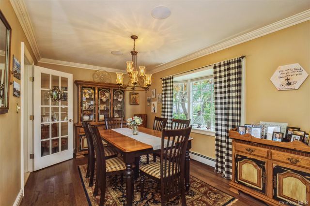 17 Leslie Lane, Smithtown, NY 11787
