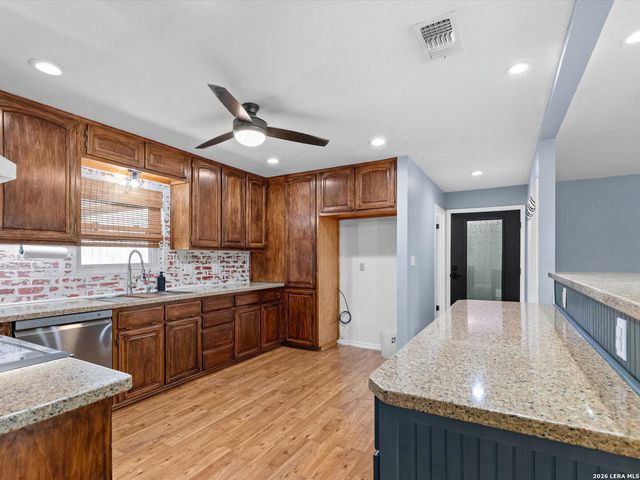 169 CORA ST, New Braunfels, TX 78130