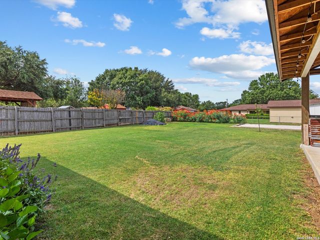 169 CORA ST, New Braunfels, TX 78130