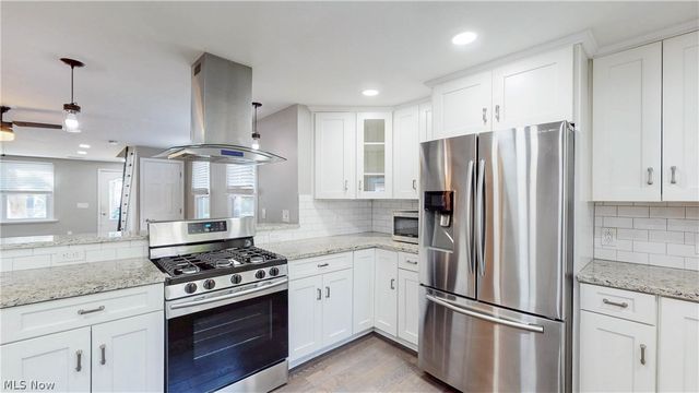 3004 Monroe Avenue, Cleveland, OH 44113