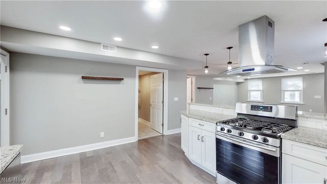 3004 Monroe Avenue, Cleveland, OH 44113