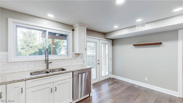 3004 Monroe Avenue, Cleveland, OH 44113