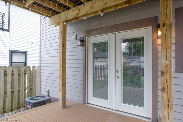 3004 Monroe Avenue, Cleveland, OH 44113