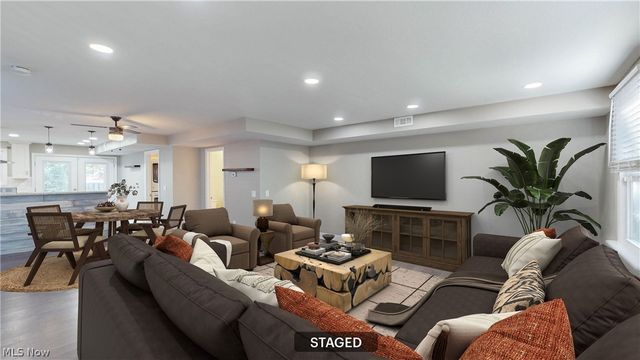 3004 Monroe Avenue, Cleveland, OH 44113