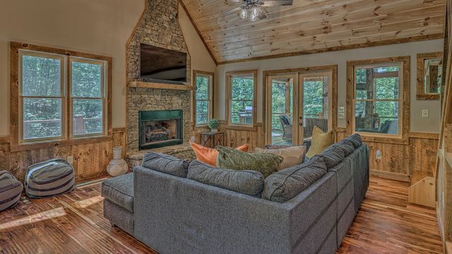 149 Heritage Drive, Mineral Bluff, GA 30559