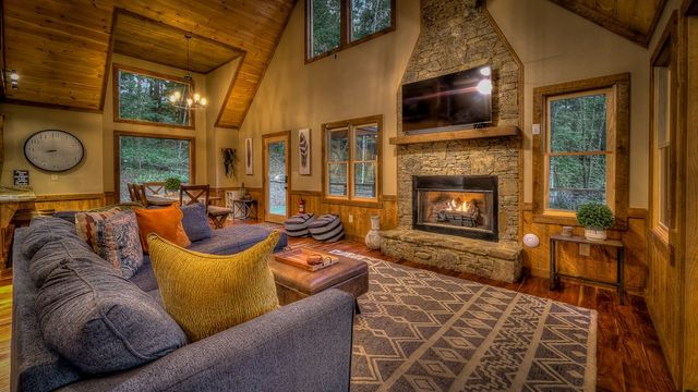 149 Heritage Drive, Mineral Bluff, GA 30559