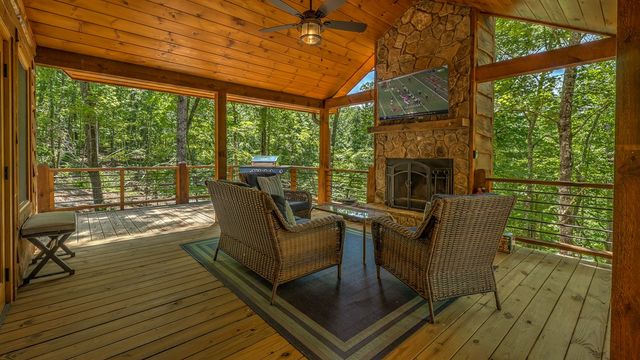 149 Heritage Drive, Mineral Bluff, GA 30559